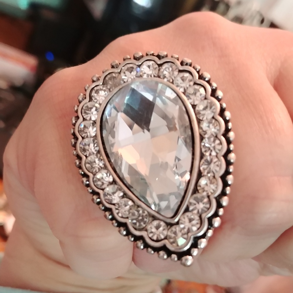 Teardrop Silver Tone Stretchy Ring